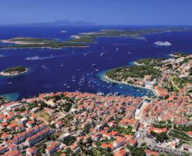 4. Starogradské polje 4a a města Stari Grad 4a a Hvar 4b Chráněná krajinná oblast Starogradsko polje je zapsána na seznam UNESCO a představuje nejlépe dochovanou starořeckou parcelizaci půdy na