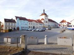 v Jílovém u Prahy. Počasí ten den skutečně přálo, a tak oblíbený výletní Posázavský pacifik byl hned z Hlavního nádraží zaplněný do posledního místa.