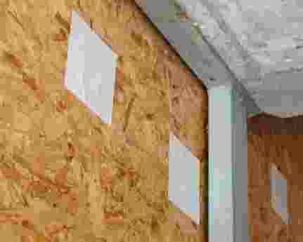 38 Materiály pre NE domy Nosné konštrukcie: u masívne steny: tehla, betón, vp