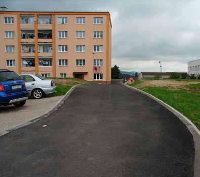 Rotava Veřejné sympozium v rámci mezinárodního projektu ReSource Před realizací tohoto projektu byla k přístupu na fotbalové hřiště používána zpevněná komunikace z panelů a nezpevněné plochy, které
