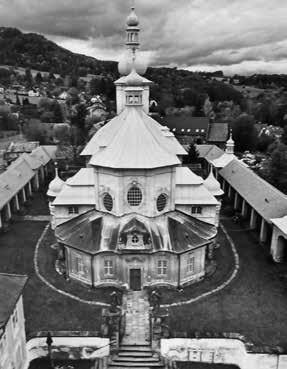 -3- Ze života města a obcí V roce 1689 převzala panství po Juliu Františkovi jeho dcera Anna Marie Františka, která po něm stavbu kostela dokončila.