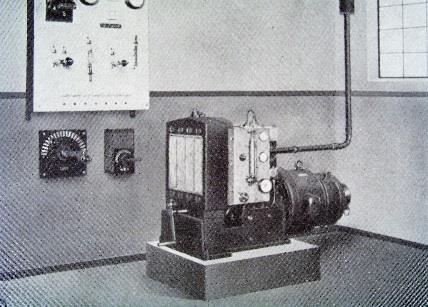 Frischena (sbírka autora) První sdělovací a zabezpečovací zařízení napájel primární nebo sekundární zdroj elektrické energie.