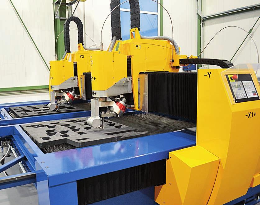 AquaCut - CNC stroj na