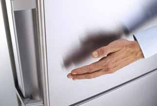 Kombinované chladničky Kvalita v každém detailu Automatický výrobník ledu IceMaker od Liebherr s připojením na vodovod zajišťuje ledové kostky v nejlepší kvalitě pro každou