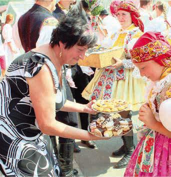 hodovému veselí, ujal s rozvahou a klidnou hlavou.