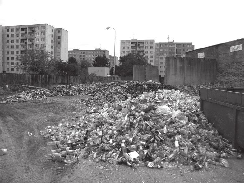 SPOLEČNOST strana ŘÍJEN 2011 Seriál / Dobrodružná cesta za odpady 3.