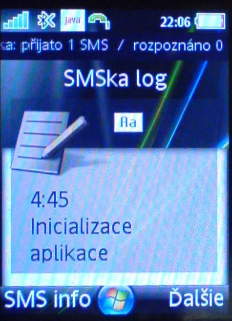 Jako příklad lze uvést rozdílné zobrazení textového pole SMSka log na mobilním telefonu