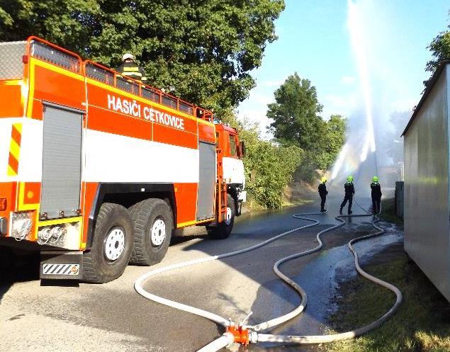 Po slavnostním nástupu, kde přítomné přivítal starosta hasičů Martin Čapka a starosta obce Petr Horák, následovalo seznámení s pravidly a specifiky této soutěže (muži jeli na dvě béčka s rozhozem