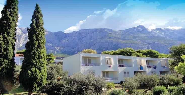 Hotel RIVIJERA +/IIi Chorvatsko Makarska POLOHA A POPIS Tento velice oblíbený hotel pavilónového typu se nachází na okraji letoviska Makarska, necelých 200 m od známého hotelu Biokovka.