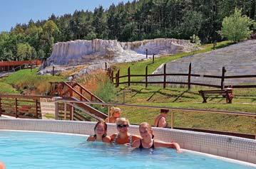 DVD, bar), 4 noci v hotelu A Répce***/B Répce Gold****, 4x polopenzi formou bohatého bufetu, k večeři minerální voda, 4x vstupné do lázeňského komplexu Zona I a Zona II, využívání Wellness v hotelu