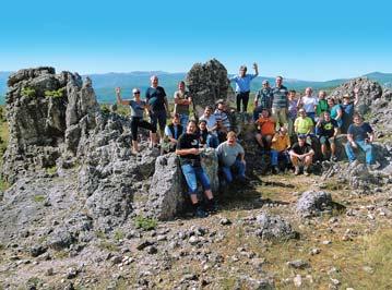 S místním průvodcem se seznámíte s technologií těžby hnědého uhlí, novodobými dinosaury kolesovým rypadlem KU800 a těžebním rypadlem KU300. Variantu 1) garantujeme pouze pro prvních 18 zájemců.