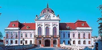 Poté přejedete do města ležícího mezi strmými svahy Tyrolských Alp Innsbrucku. Toto hlavní tyrolské město je významným sportovním i kulturním centrem.