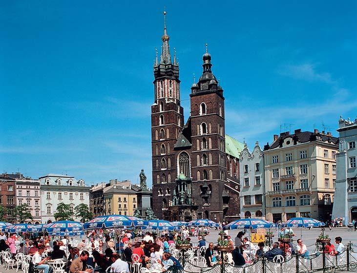 Prohlédnete si zámek polských králů na Wawelském pahorku a slavnou katedrálu. Nelze opomenout ani Staré město s poklady gotické, renesanční a barokní architektury.