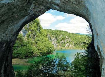 CHORVATSKO Poznávací zájezdy jeskyně Stříbrné jezero PO STOPÁCH VINNETOUA A OLD SHATTERHANDA I svou účast nám opět přislíbil zkušený odborník Dr.