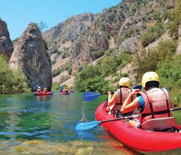 Začátečníkům i pokročilým doporučujeme vyzkoušet (za příplatek) kajaking nebo rafting v kaňonu řeky Zrmanja (cca 14 km plavby z Kaštel Žegarski).