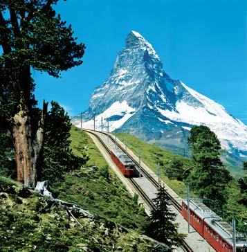 můžete pokračovat nenáročným výstupem k ledovci Eigergletscher. Poté vyjedete až do sedla Jungfraujoch (3454 m), dosáhnete nejvýše položené železniční stanice v Evropě. Odjezd do hotelu, nocleh. 3.