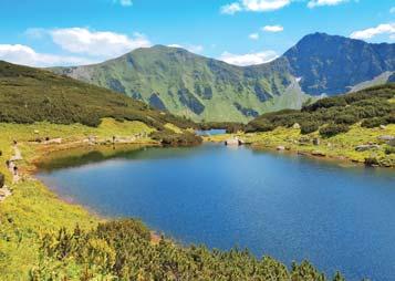 Podíváme se také na romantickou zříceninu hradu Sulov. Vpodvečer příjezd do Terchové Štefanová, ubytování. Volný program, večeře. 2. den: turistika v oblasti NP Malá Fatra.