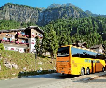 VYSOKÉ TATRY výběr z lehkých až náročných tras velehory vhodné pro všechny milovníky přírody osvědčený horský hotel s polopenzí KOUZELNÉ DOLOMITY neodolatelný pohled na Tre Cime skalní věže Cinque