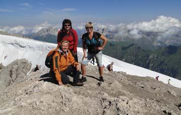 den: po snídani z Tatranské Lomnice výjezd lanovkou na Skalnaté pleso (1751 m), ev. i na Lomnický štít (2632 m) doporučujeme objednat si fakultativně předem!