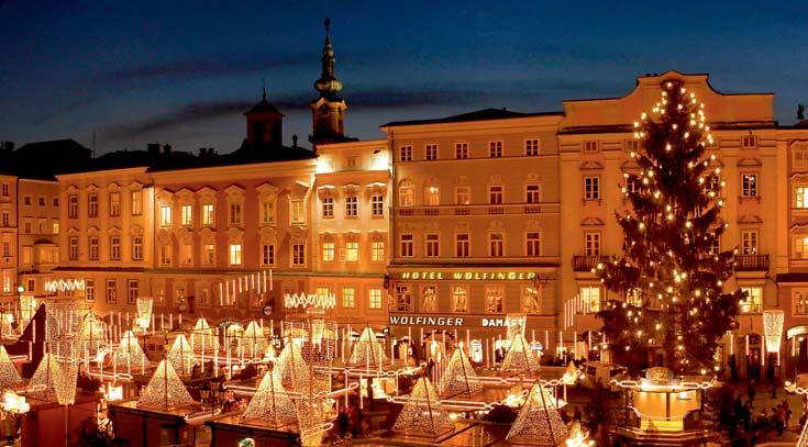 Bez povšimnutí nezůstane ani centrum města se známým mariánským kostelem, novou radnici a pivnicí Hofbräuhaus. Ve volném čase budete mít možnost navštívit vánoční trhy.