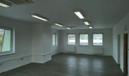 projektanty, specializované lékaře, beauty salony atd.