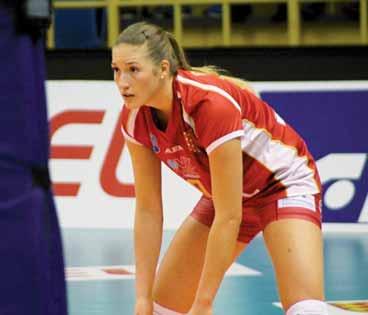 volejbal 37 ZRUŠEN START NA TURNAJI V POSTUPIMI! Důvodem odřeknutí účasti Agelek na kvalitní přípravné akci je zranění Laury Emonts, které naštěstí není vážné PROSTĚJOV Od pátku 8. do neděle 10.