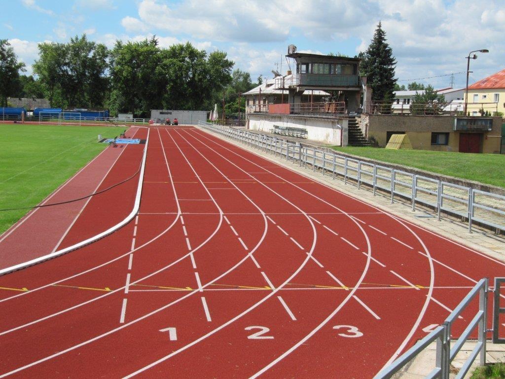 TRÉNINKOVÉ STADIONY atletický ovál v areálu Spartaku