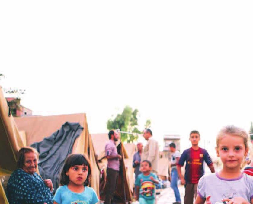 ISIS NEUSTÁLE KRADOU, ZABÍJÍ A NIČÍ. Ježíš dál MILUJE Pře řes 1.2 milionu Iráčanů uteklo do sousedícího Kurdistánů, aby unikli masivním popravám, znásilňování a mučení.