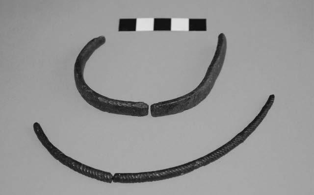 Zprávy o výzkumech za rok 2016: Doba bronzová pravěkého osídlení potvrdily také výsledky záchranného archeologického výzkumu na trase plynovodu vedené napříč říční terasou podél jižního okraje trati