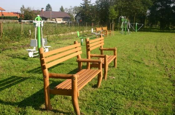 Místo pro setkávání občanů za účelem zdravého životního stylu Obec Hladké Životice Účelem projektu bylo zkvalitnění vzhledu obce pomocí revitalizace nevyužité parcely ve vlastnictví obce na