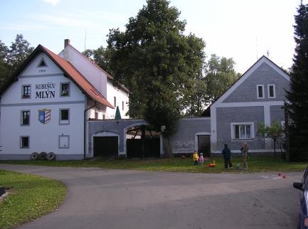 00 v Hannoveru. 1.2.2 Horní Poříčí Dnes jedna obec pod názvem Horní Poříčí vznikla v roce 1963 sloučením Dolního a Horního Poříčí. Obě tyto obce však existovaly již několik století předtím.