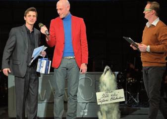 Vojtûch Blahuta získal rozhodnutím souboru MdB Cenu tûk roku za svoji roli v komedii Jakub a jeho pán, reïie: Stanislav Mo a A: Vánoce byly tûdré a veselé, strávené ve velkém rodinném kruhu.