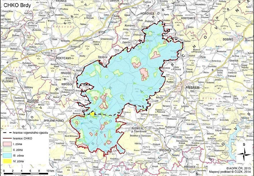 přírodního parku a sítě maloplošných chráněných území, druhý návrh pak prosazoval vyhlášení CHKO, která by kromě VÚ zahrnovala i dosavadní přírodní parky (například PP Třemšín).