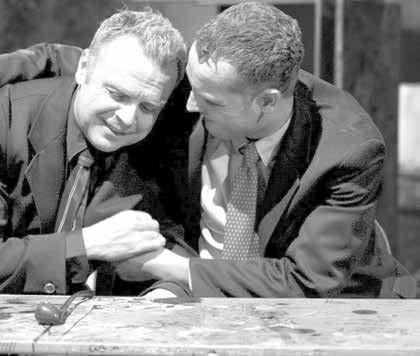 Bez televizní pohádky a polohy v polosedě a pololeže. Komu (čemu) se spolehlivě zasmějete? Partnerským historkám a eskapádám svých kamarádek. Koho (co) byste nechtěla potkat v noci v opuštěném parku?