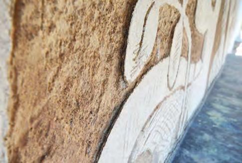 9 (vpravo) Detail nejzápadnější lunety horního sgrafitového pásu patrné oddělování intonaca bianca i se svrchní vrstvou intonaca colorata. (Foto M.