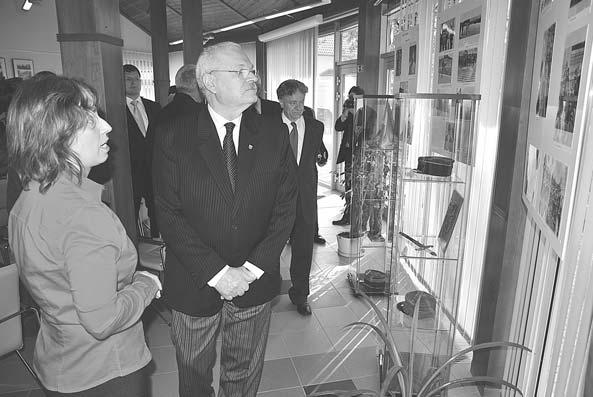 Potom pôsobil na ZŠ J. G. Tajovského a 3 roky na Školskom odbore Okresného úradu v Senci. V roku 1999 sa vrátil k nám na ZŠ v Ivanke pri Dunaji už ako riadite.