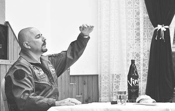 Zo stretnutia s prvým slovenským kozmonautom Ivanom Bellom V rámci tohoro ných sprievodných podujatí spomienkových slávností na M. R. Štefánika sa v pondelok 3.5.