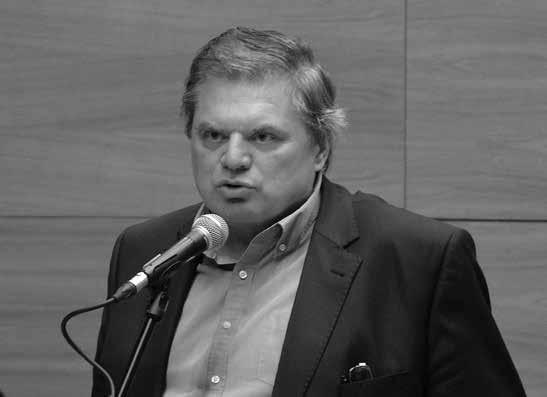 2 aktuálne spravodajstvo EDITORIAL Naša najpopulárnejšia politická strana má za sebou druhý z troch tohtoročných vrcholov.