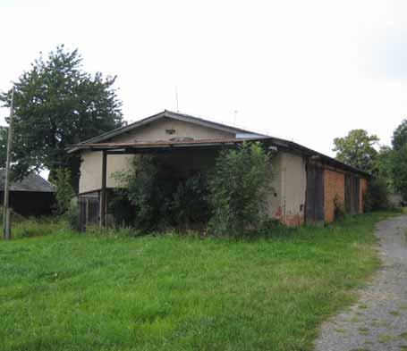 Obr. 4. a 5. Kolna na stroje.