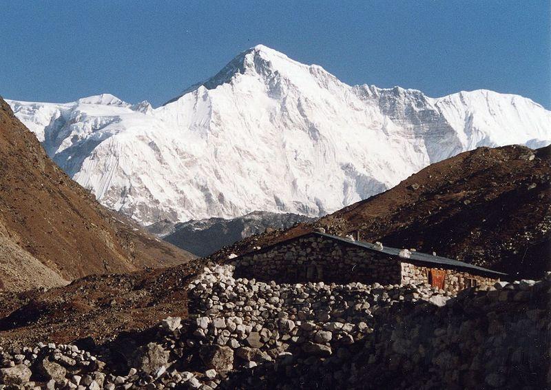Čo Oju Čo Oju (8201 m) je šestá nejvyšší hora světa. Leží v Himálaji na hranicích Číny (Tibetu) a Nepálu 20 km na západ od Mount Everestu.