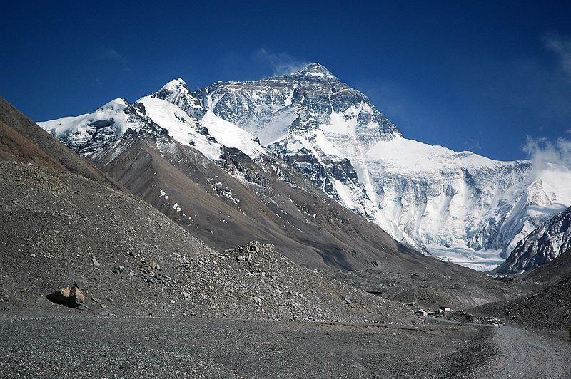 Výstup na Mt. Everest O dobytí Mt. Everestu se v průběhu let pokoušela řada horolezců.
