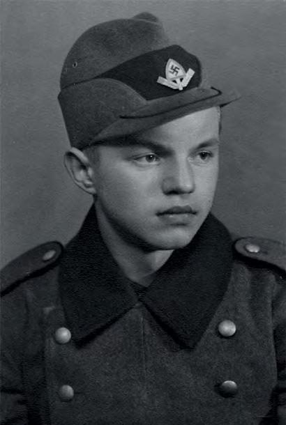 Německý voják Hugo Gottfried z Nejdku byl odveden v roce 1943 teprve v 16 letech Vážení čtenáři, letošní květen by se dal charakterizovat jako univerzální měsíc, ve kterém si může každý vybrat podle
