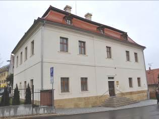 V roce 1867 koupil budovu kláštera Zemský stavební výbor pro ústav pro choromyslné, který je v bývalém klášteře a na něj novějších budovách v parku dodnes.