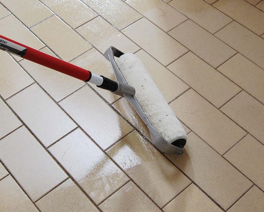 DOPLŇKOVÉ VÝROBKY A PŘÍSLUŠENSTVÍ RZ 400 RZ 60 UNIVERZÁLNÍ SILNÝ ČISTIČ Čistič pro rychlé odstranění nečistot v garážích, na stavbách i v domácnosti Mnohostranné použití na omyvatelných materiálech