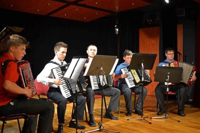 duben 2016 - Třídní přehrávka akordeonové třídy, sál Zruč n/s (účast