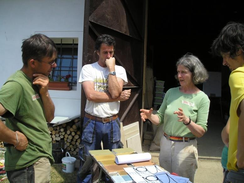 spolupráce v oboru hliněných staveb, sjednocení výuky ECVET Earth Building a zkoušení z ní, sjednocení vydávaných