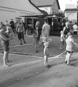Zkrátka takové milé sousedské posezení. A tak i v sobotu 26. srpna za krásného počasí se na návsi pilo, hodovalo, soutěžilo na téma: Znáš pohádku?