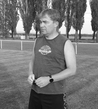 s p o r t o v n í d ě n í Dolanští fotbalisté dosáhli historického úspěchu Trenér TJ Dolany Pavel Martínek Fotbalisté Dolan dosáhli v minulé sezoně historického úspěchu.