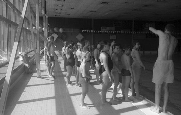 vánoční besídka pro rodiče, přednáška o dravcích s ukázkami, loutková divadelní představení, soutěže a hry, ukázky agility.