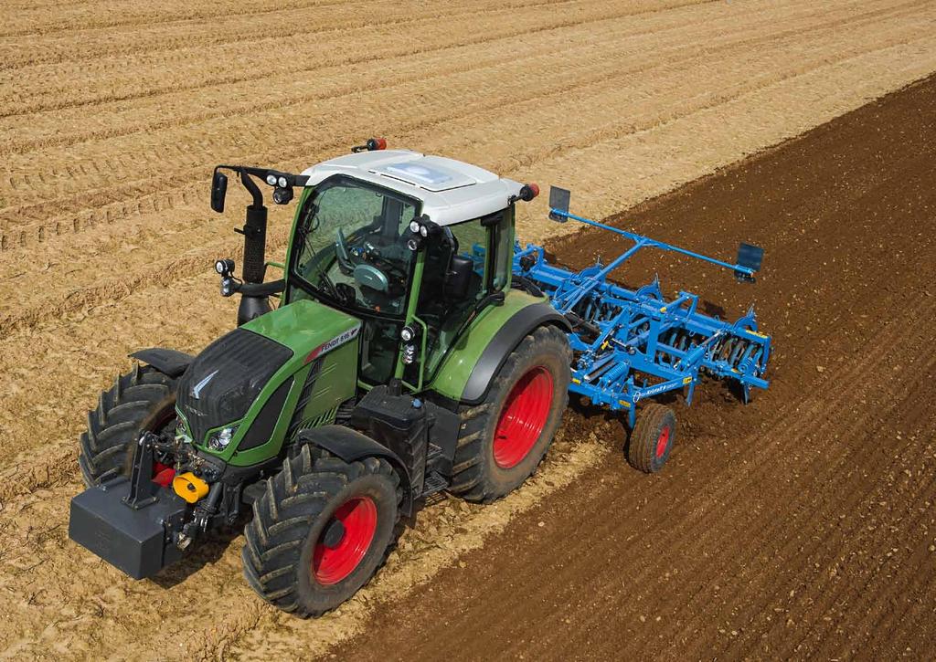 14 Motor a převodovka 15 Kompaktní balík síly Dynamický pohon traktorů 500 Vario pracuje efektivně a s nízkou spotřebou paliva.